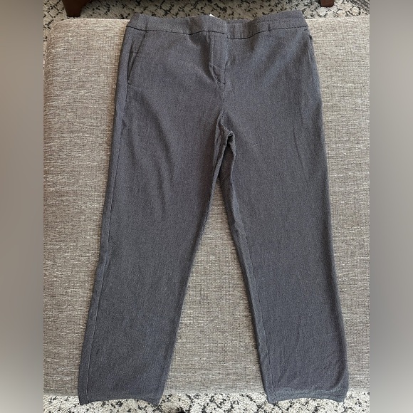 Women’s stretchy pants ** Size 12 ** Tapered leg - Picture 1 of 7